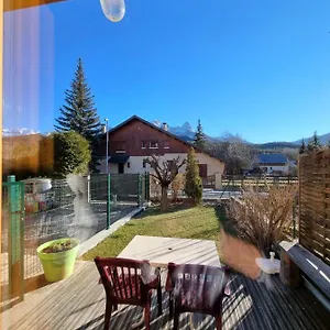 Maison + Jardin Vue Sur Les Montagnes Hébergement de vacances